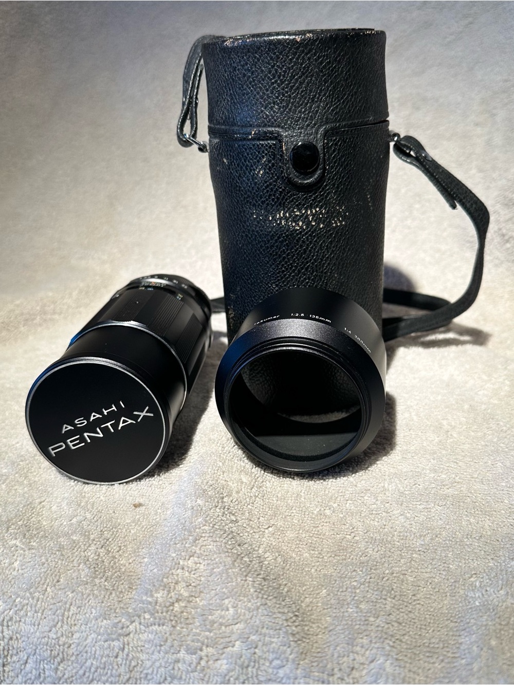 Asahi Pentax Super-Takumar 200mm f4 M42 Mount Lens with Hood and Case EUC